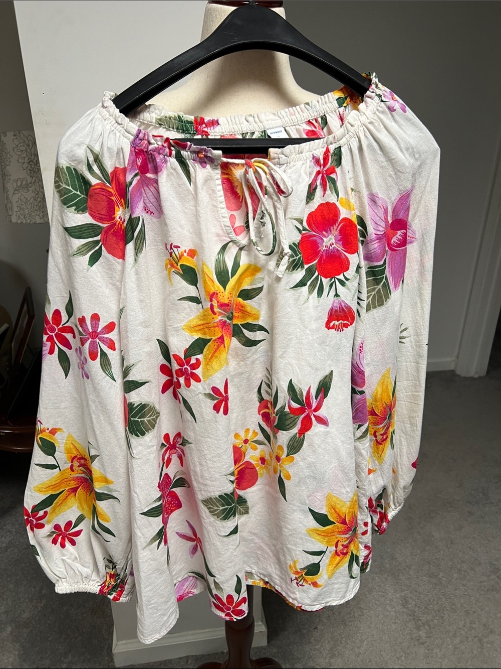 Old Navy Women’s Tropical White Floral cotton Blouse large